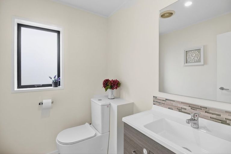 Photo of property in 47 Palmyra Way, Half Moon Bay, Auckland, 2012