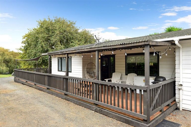 Photo of property in 6 Cemetery Road, Waiuku, 2123