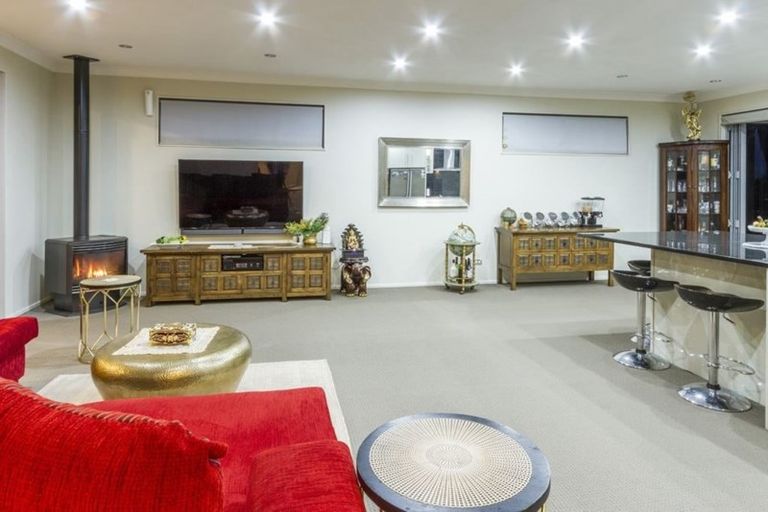 Photo of property in 11 Mistral Place, West Harbour, Auckland, 0618