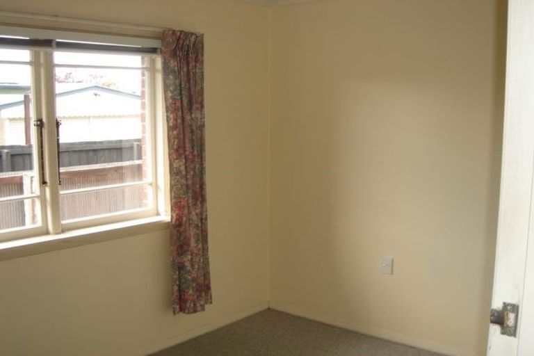 Photo of property in 11 Daniels Road, Redwood, Christchurch, 8051