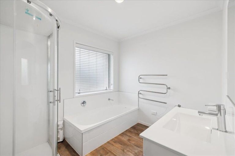 Photo of property in 44 Awataha Crescent, Pyes Pa, Tauranga, 3110