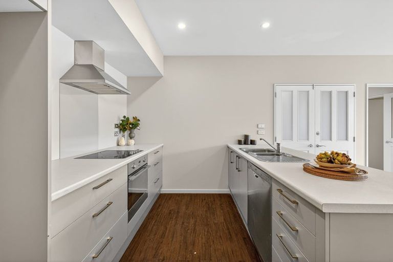Photo of property in 15 Saint Peters Close, Woolston, Christchurch, 8062
