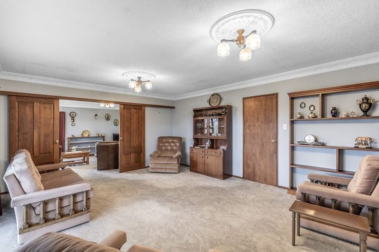 Photo of property in 2 Calder Place, Winton, 9720