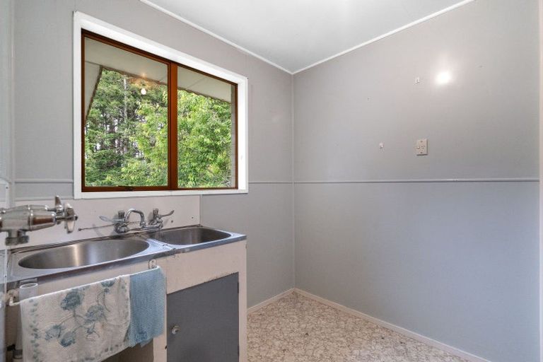 Photo of property in 3 Mcvicar Street, Tuatapere, 9620