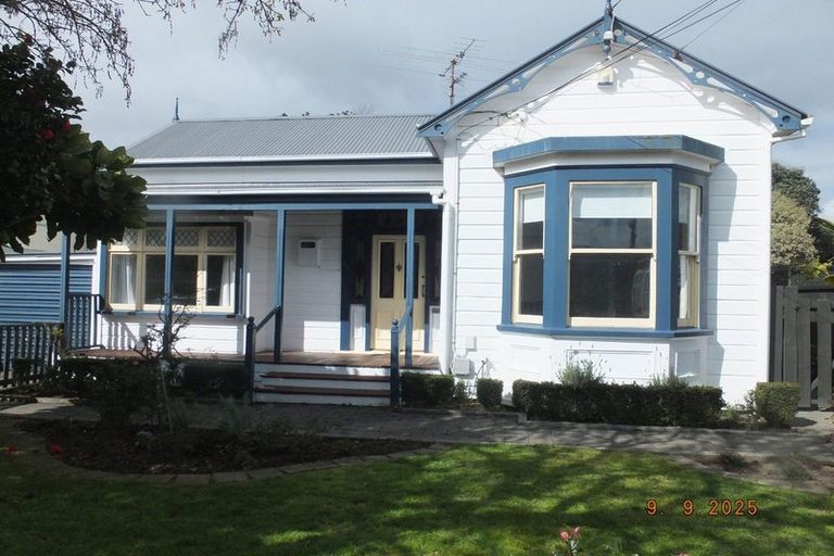 Photo of property in 28 Bay Street, Petone, Lower Hutt, 5012