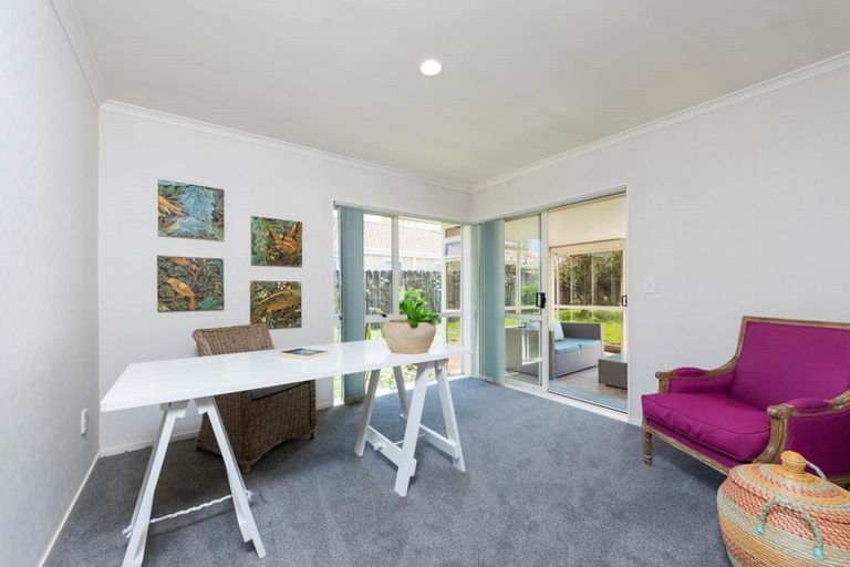 Photo of property in 20 Keswick Close, Northpark, Auckland, 2013