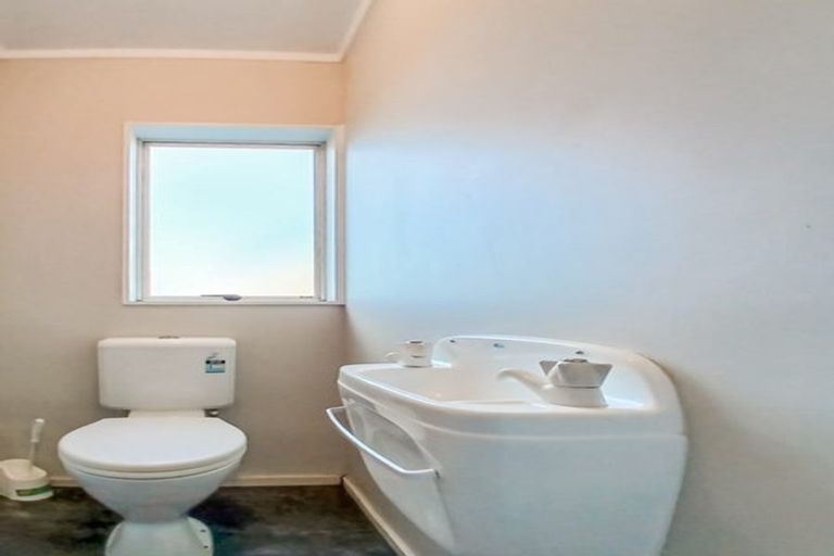 Photo of property in 53 Central Park Drive, Te Atatu South, Auckland, 0610