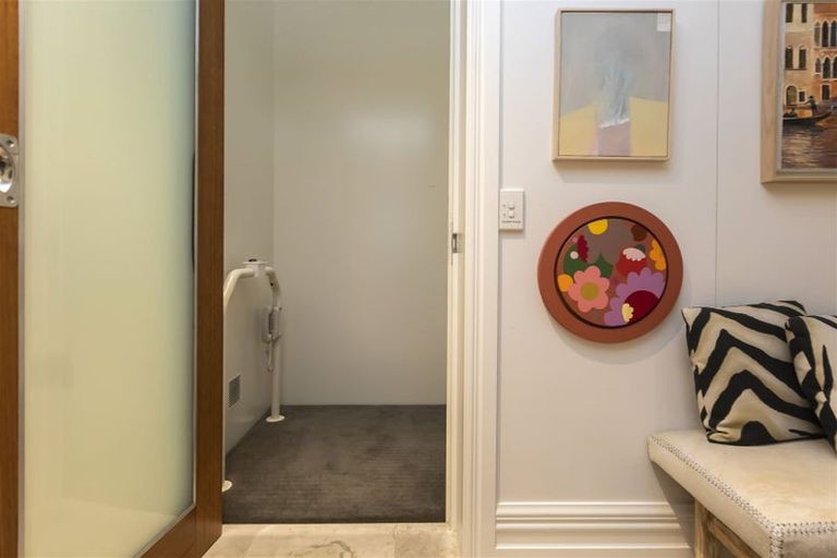 Photo of property in 87 Merivale Lane, Merivale, Christchurch, 8014