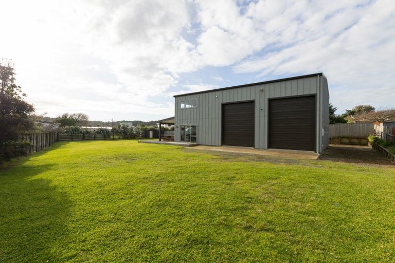 Photo of property in 79 Thomas Place, Foxton Beach, Foxton, 4815