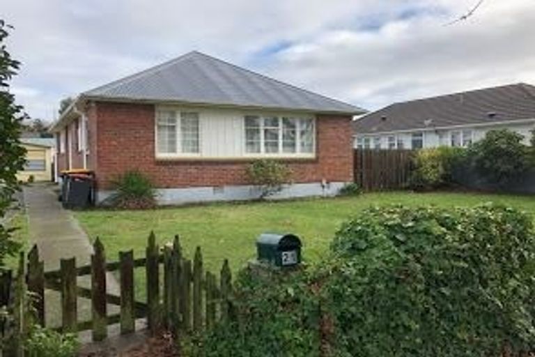 Photo of property in 21 Ballantyne Avenue, Upper Riccarton, Christchurch, 8041