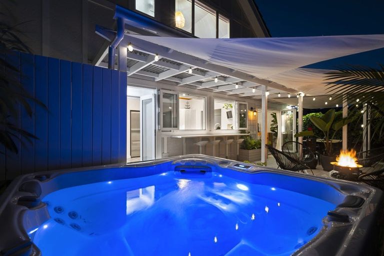 Photo of property in 17 Phoenix Avenue, Hokowhitu, Palmerston North, 4410