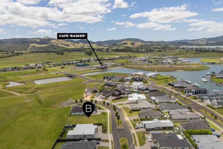 Photo of property in 6 Onerere Drive, Whitianga, 3510