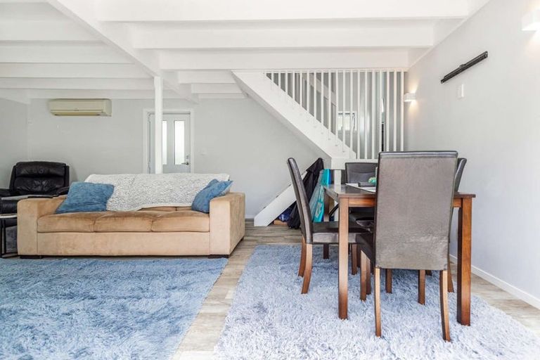 Photo of property in 136b Victoria Street, Cambridge, 3434