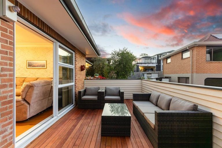 Photo of property in 148a Cliff View Drive, Green Bay, Auckland, 0604