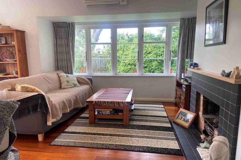 Photo of property in 2 Fergusson Street, Waterloo, Lower Hutt, 5011