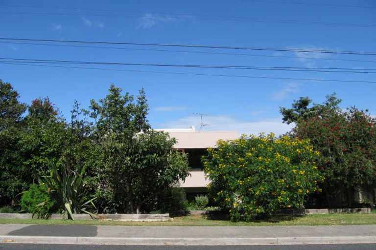 Photo of property in 1 Tui Street, Torbay, Auckland, 0630