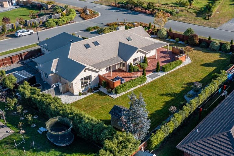 Photo of property in 32 Wilfield Drive, West Melton, 7618