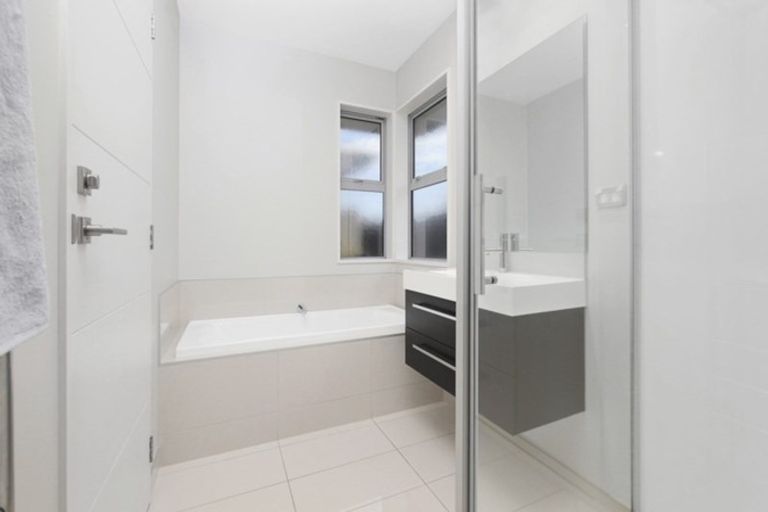 Photo of property in 40 Little Oaks Drive, Yaldhurst, Christchurch, 8042