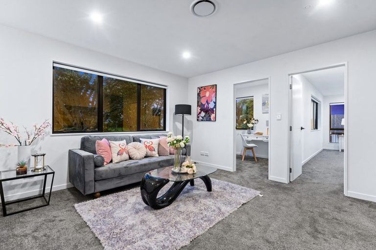 Photo of property in 25 Henriette Place, Totara Park, Auckland, 2105