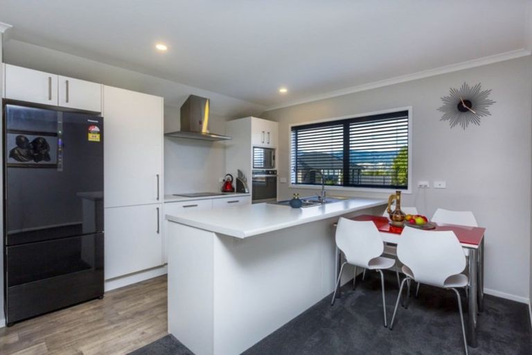 Photo of property in 123 Riverstone Drive, Riverstone Terraces, Upper Hutt, 5018