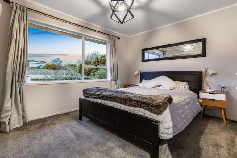 Photo of property in 2/13 Zita Maria Drive, Massey, Auckland, 0614