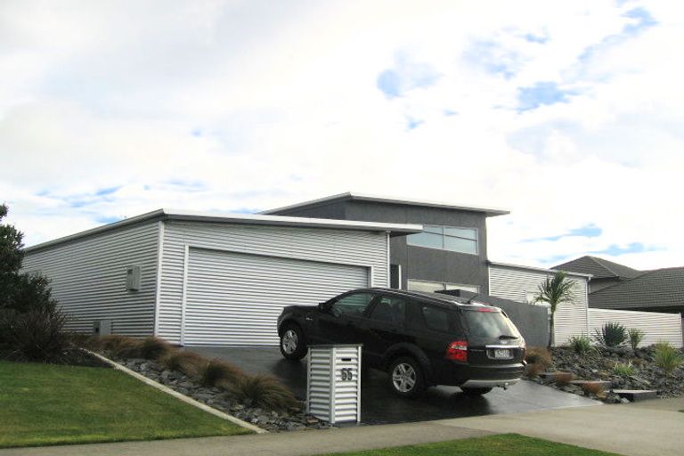 Photo of property in 55 Cashmere Drive, Fitzherbert, Palmerston North, 4410