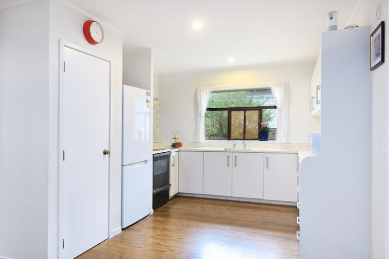 Photo of property in 1/294 Great North Road, Henderson, Auckland, 0612
