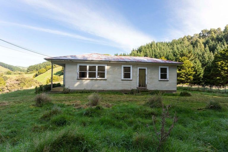 Photo of property in 496 Pukeatua Road, Dannevirke, 4975