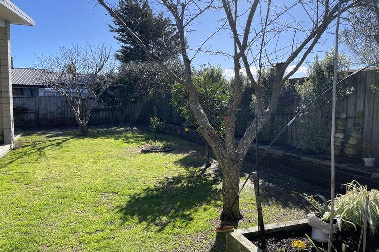 Photo of property in 4 Butterworth Crescent, Papamoa Beach, Papamoa, 3118