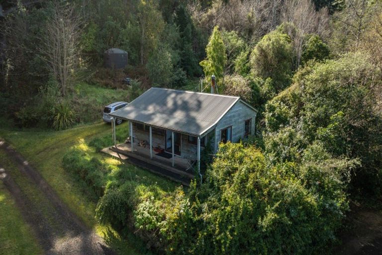 Photo of property in 196a Okains Bay Road, Robinsons Bay, Akaroa, 7581