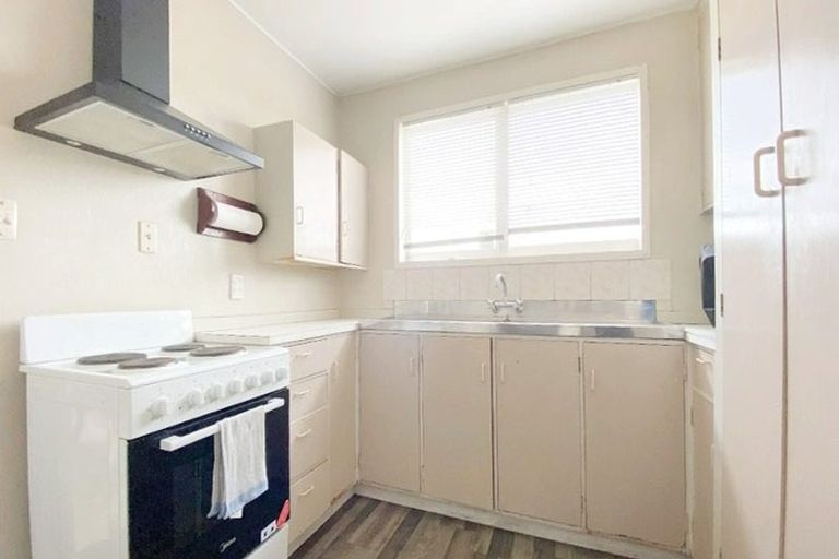 Photo of property in 2/1 Hill Road, Papatoetoe, Auckland, 2025