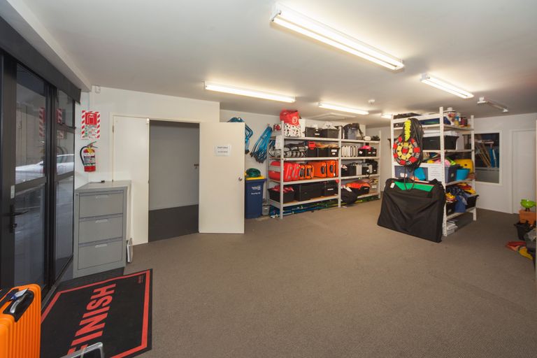 Photo of property in 11 Central Park Drive, Te Atatu South, Auckland, 0610