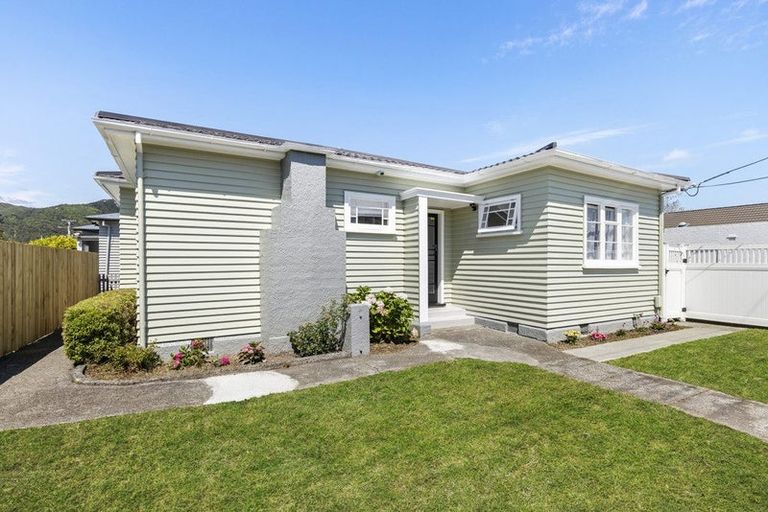 Photo of property in 21 Leighton Avenue, Waiwhetu, Lower Hutt, 5010