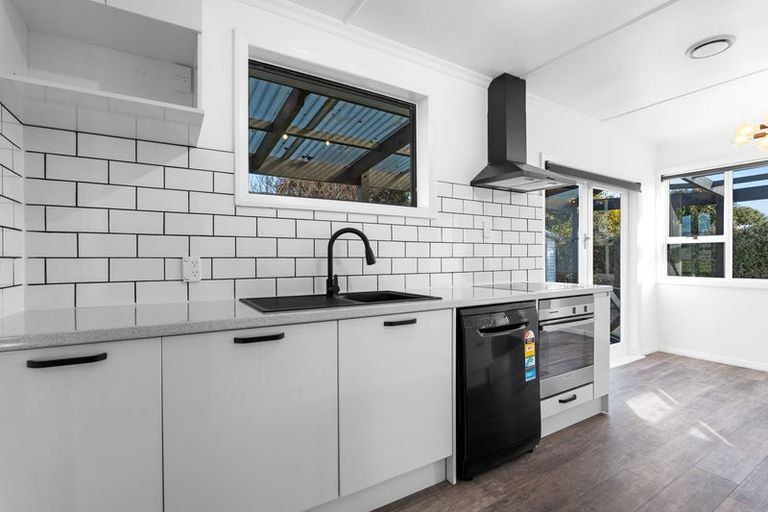 Photo of property in 4 Iredale Road, Hawera, 4610