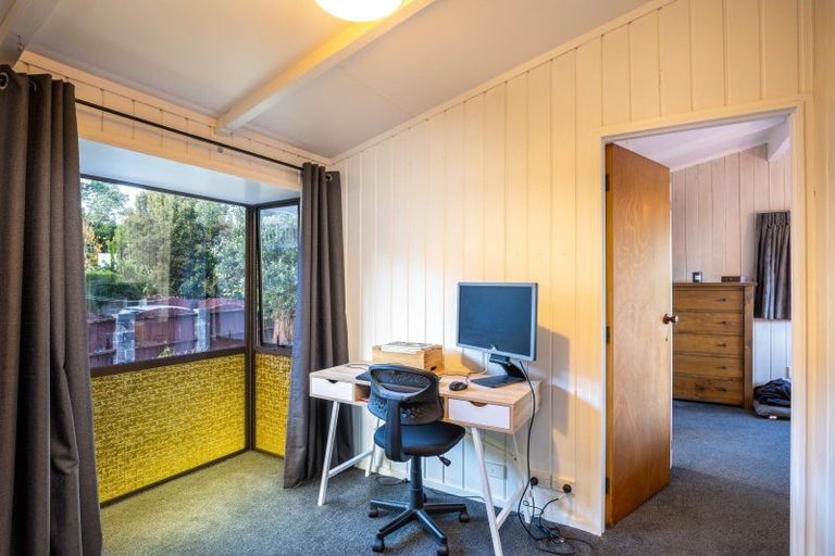 Photo of property in 21 Cumberland Street, Merrilands, New Plymouth, 4312