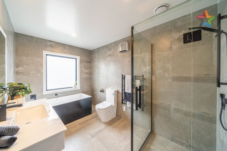 Photo of property in 12 Poto Road, Normandale, Lower Hutt, 5010