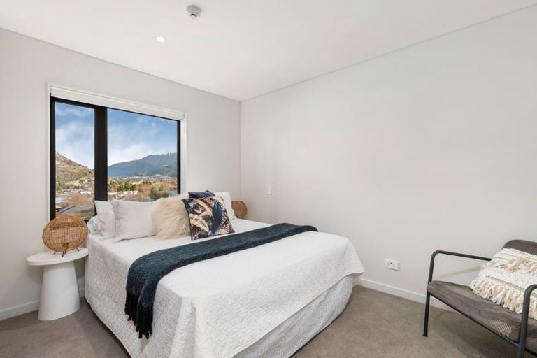 Photo of property in Toru Apartments, 510/10 Copper Beech Avenue, Frankton, Queenstown, 9300