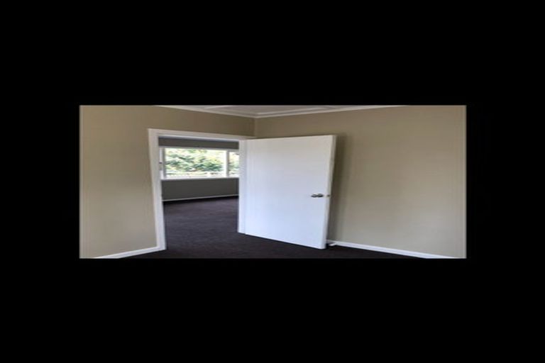 Photo of property in 15 Waitakere Road, Waitakere, Auckland, 0816