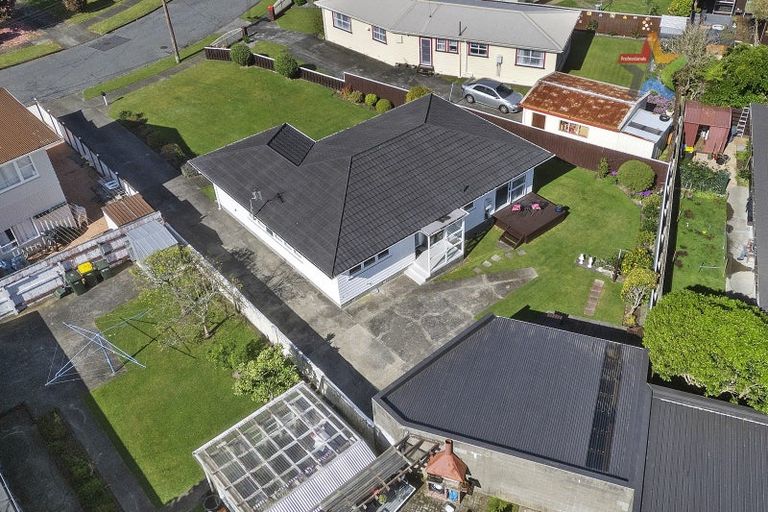 Photo of property in 33 Rosebank Avenue, Avalon, Lower Hutt, 5011