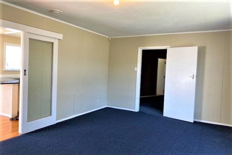 Photo of property in 62 Russell Road, Wainuiomata, Lower Hutt, 5014