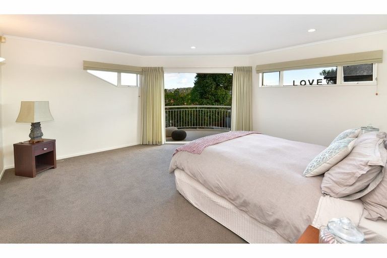 Photo of property in 168 Centreway Road, Orewa, 0931