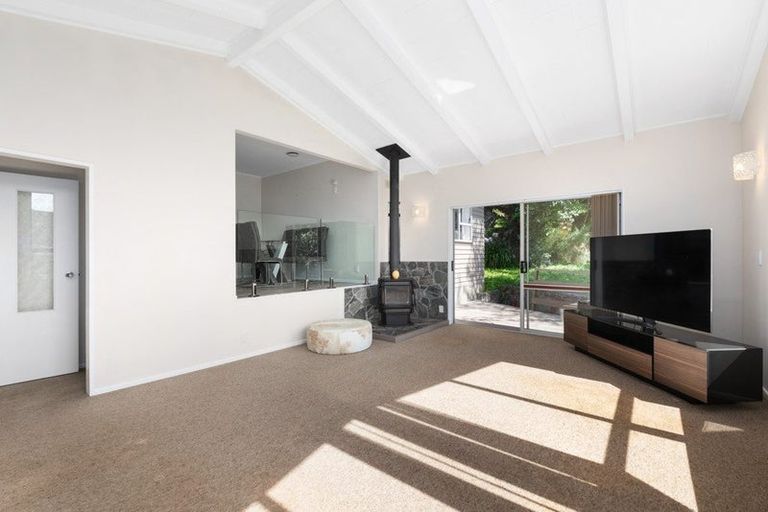 Photo of property in 30 Davis Grove, Wainuiomata, Lower Hutt, 5014