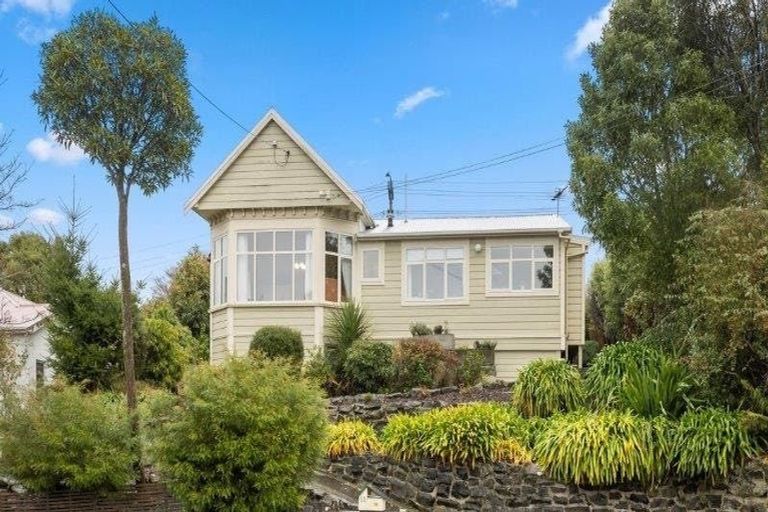 Photo of property in 11 Glenross Street, Glenross, Dunedin, 9011