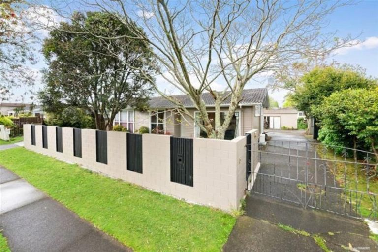 Photo of property in 15 Waimahia Avenue, Weymouth, Auckland, 2103
