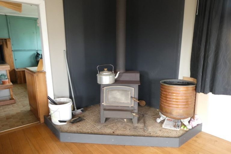 Photo of property in 1 Curtis Street, Hector, 7822