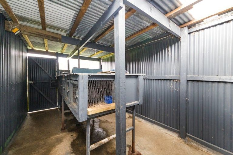 Photo of property in 12 Lagoon Road, Rangiwahia, Kimbolton, 4774
