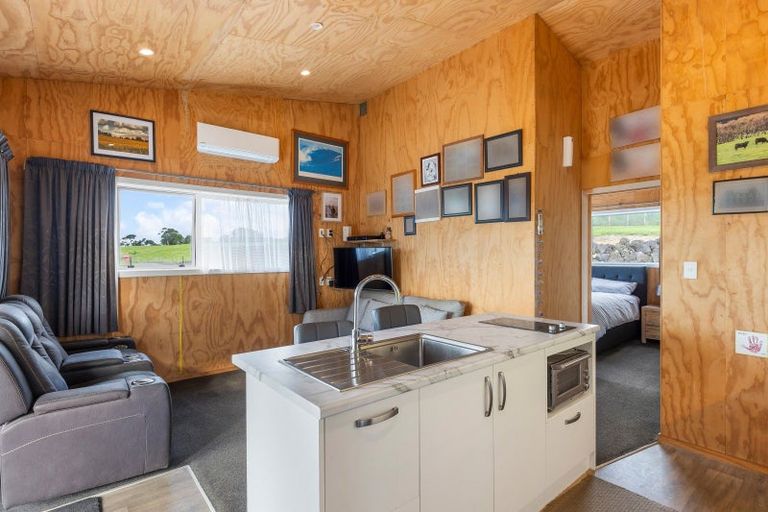 Photo of property in 135 Nixon Road, Taupaki, Henderson, 0782