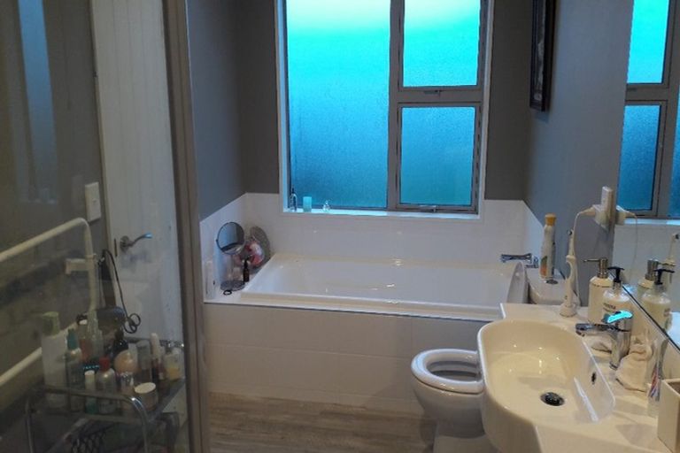 Photo of property in 263 Wainoni Road, Avondale, Christchurch, 8061