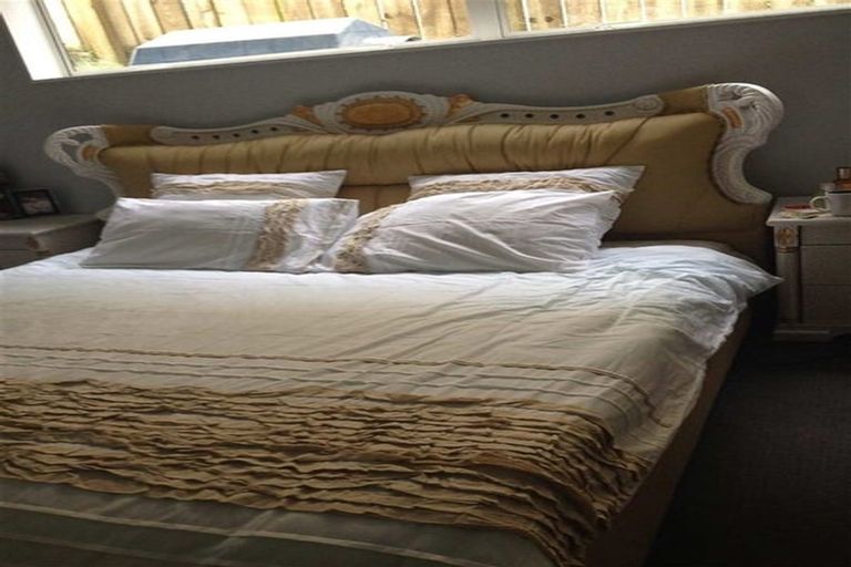 Photo of property in 696 East Coast Road, Pinehill, Auckland, 0632