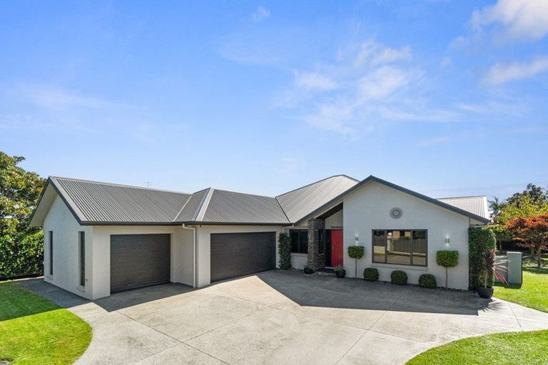 Photo of property in 11 Johnnybro Place, Rototuna North, Hamilton, 3210